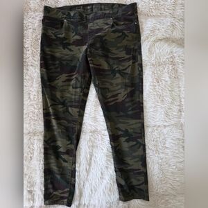Levi's Green and Brown Pull On Jeggings Camouflage Stretch Never Worn